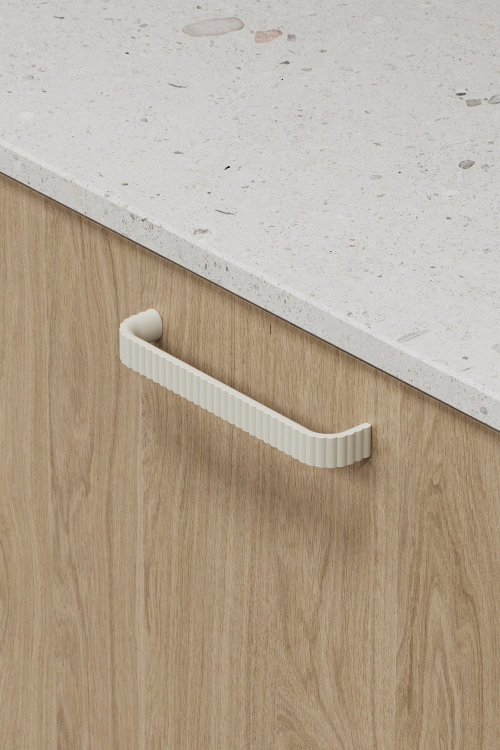 Colorful Retro "Lace" Ribbed Drawer Pulls - Euro • Knobs