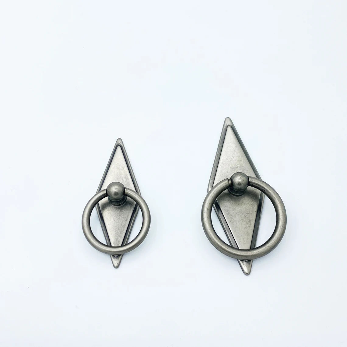 Rhombus "Ella" Antique Silver Ring Drawer Pulls with Backplate - Euro • Knobs