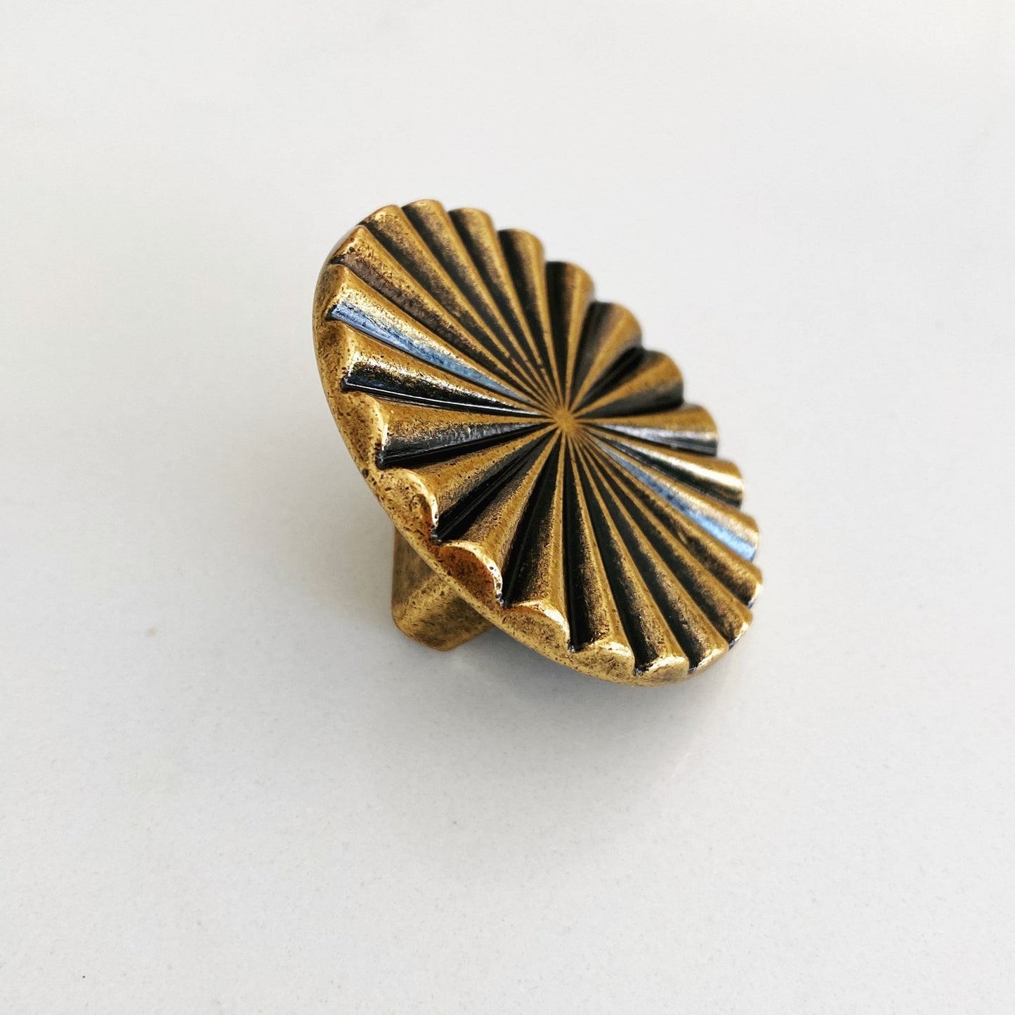 Reeded Antique Brass "Daisy" Round Cabinet Knob - Euro • Knobs