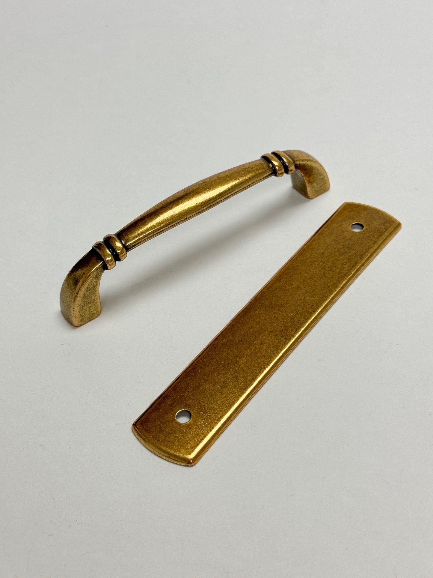 Backplate Antique Brass "Portofino" Drawer Pull and Knob - Euro • Knobs