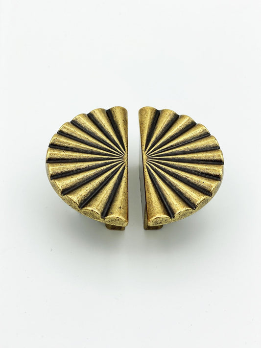 Reeded Antique Brass "Half-Daisy" Round Cabinet Knob - Euro • Knobs